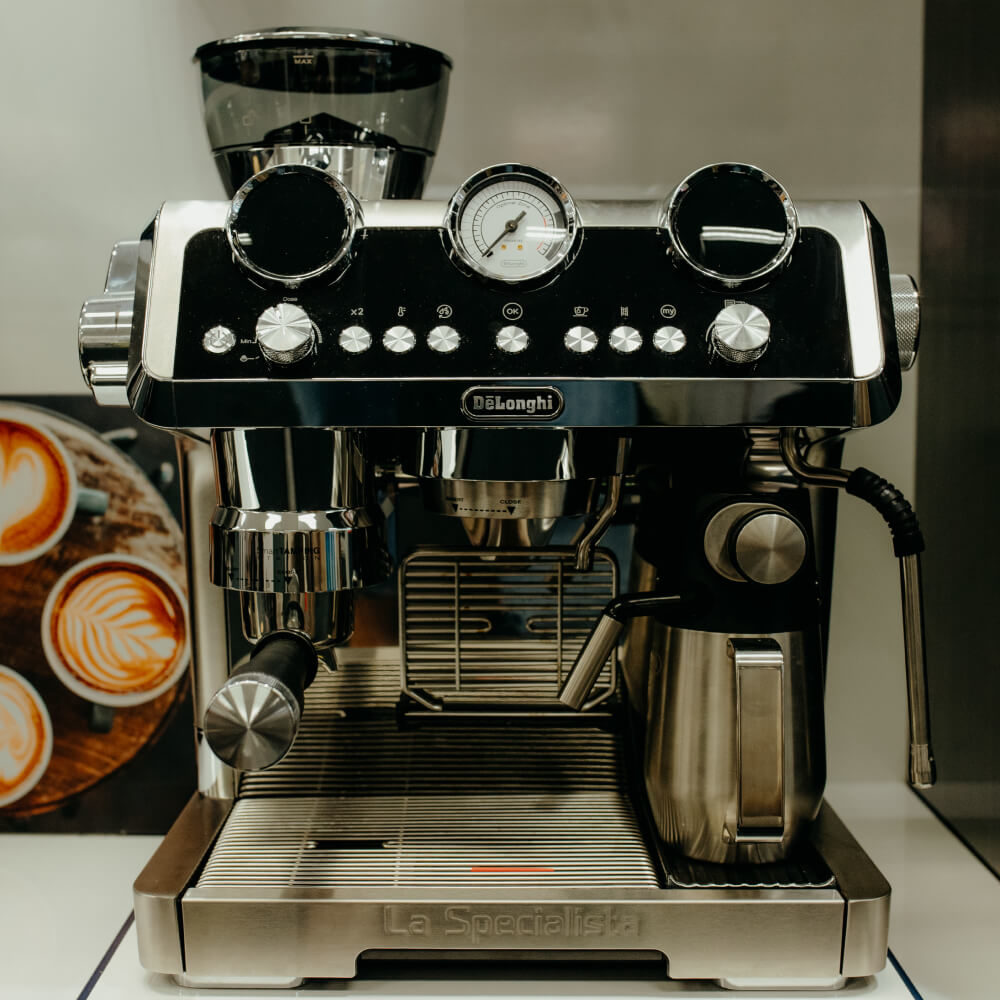 Picture of a de longhi espresso coffee machine