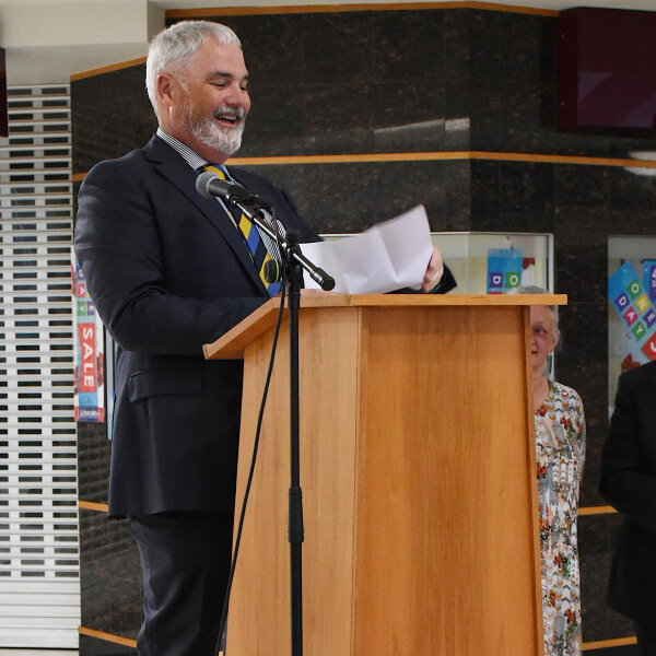 Picture of Richard Mansell speaking at a podium